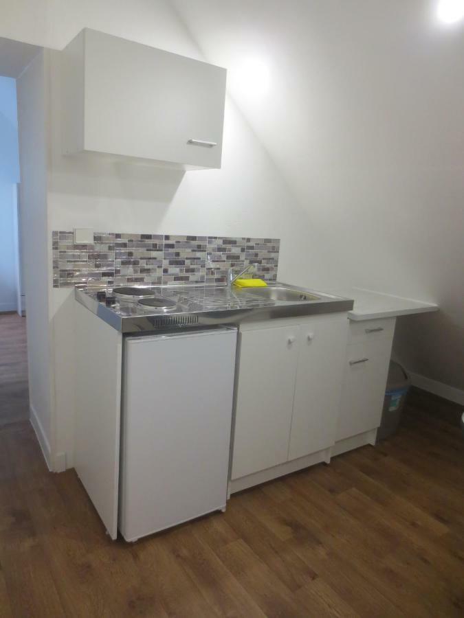 Appartements Et Studios Meubles Au Centre Ville D'Ouzouer Sur Loire Kültér fotó