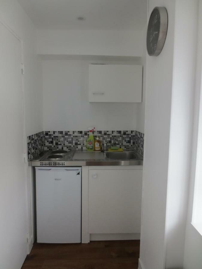 Appartements Et Studios Meubles Au Centre Ville D'Ouzouer Sur Loire Kültér fotó